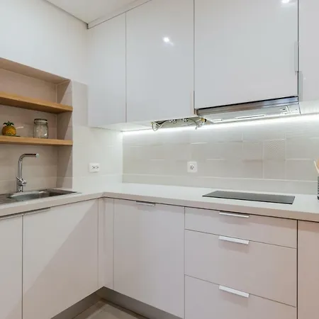 Charming Renovated - River&palace View Apartman *